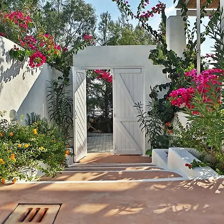 Meltemi Breeze Pool House